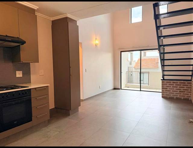 2 BEDROOM APARTMENT FOR SALE IN BRYANSTON